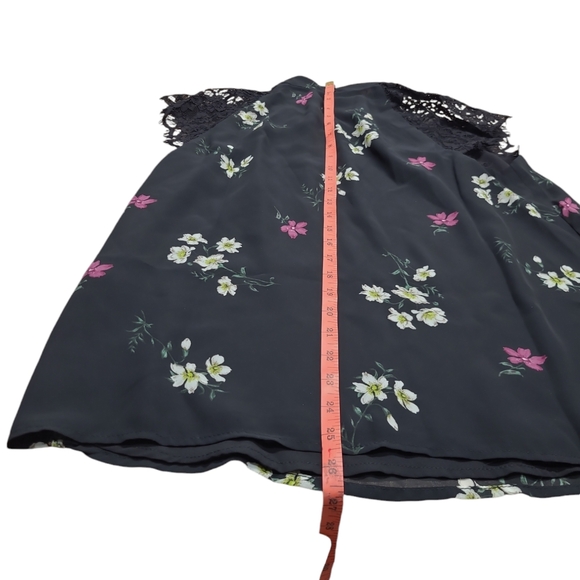 VINCE CAMUTO SHIRT WOMENS SIZE SMALL RICH BLACK FLORAL BLOUSE RAGLAN SLEEVE TOP - Picture 7 of 10